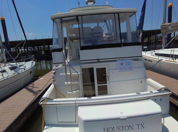 Carver 41 Cockpit Motor Yacht