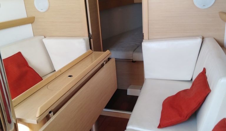 Beneteau First 30