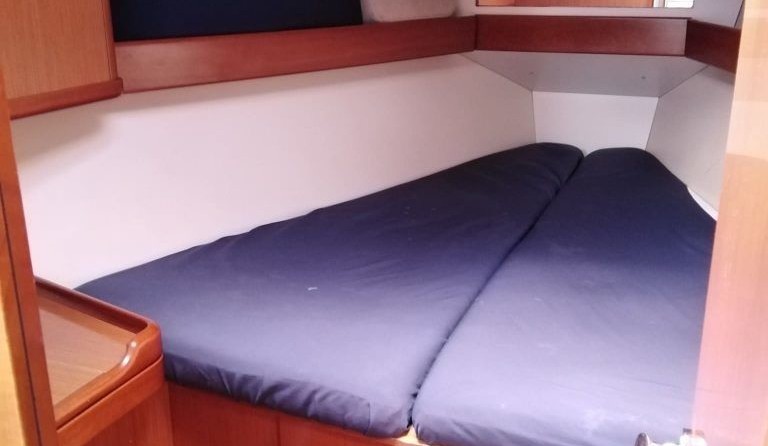 Beneteau Oceanis 37