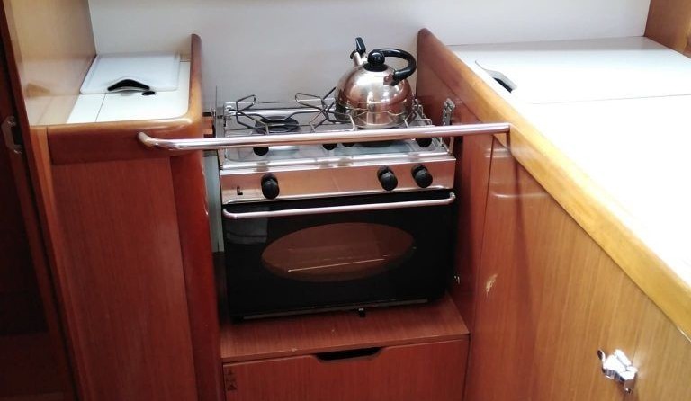 Beneteau Oceanis 37