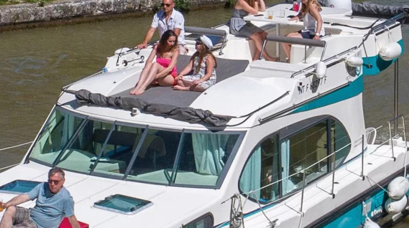 Cantieri estensi goldstar 560 c fly