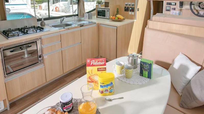 Cantieri estensi goldstar 560 c fly