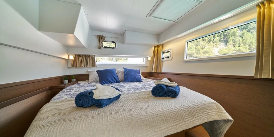 Lagoon 42