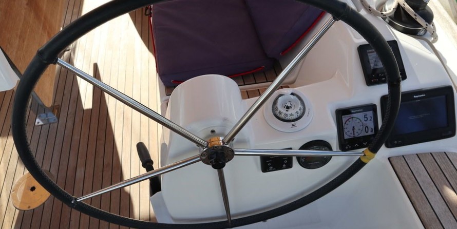 Dufour 382