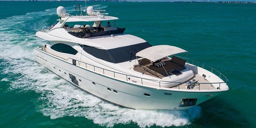 Ferretti 881