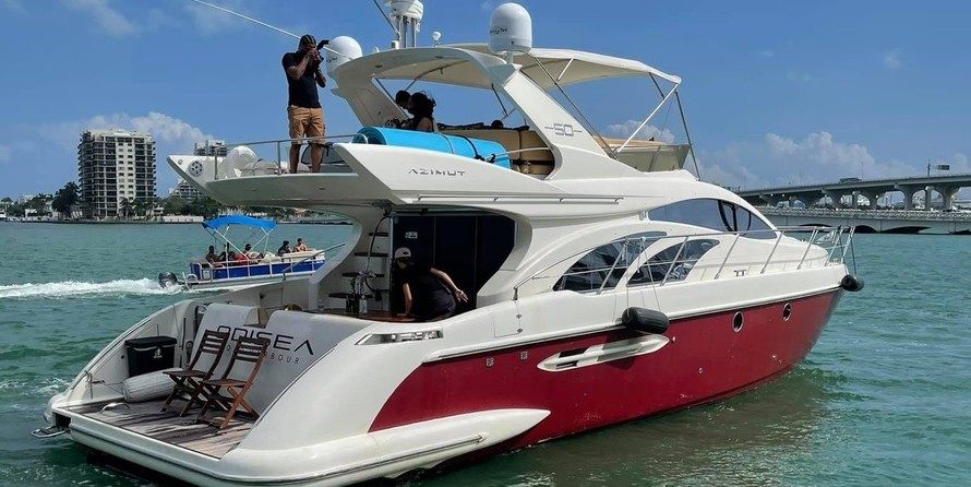 Azimut 50 Fly Galley Up