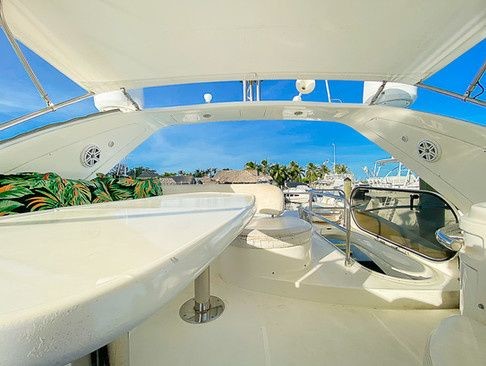 Azimut 50 Fly Galley Up