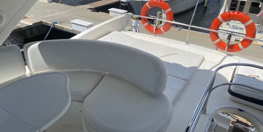 Azimut 50 Fly Galley Up