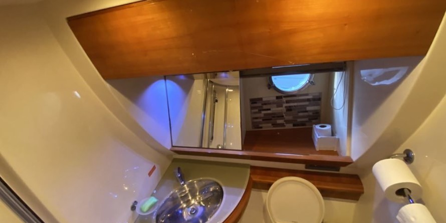 Azimut 50 Fly Galley Up
