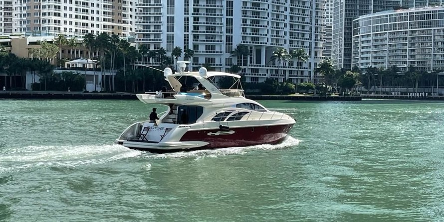 Azimut 50 Fly Galley Up