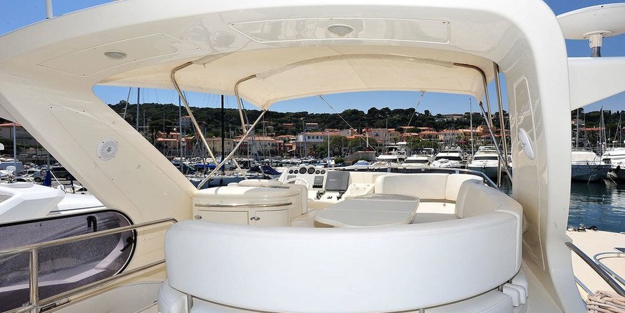 Azimut 50 Fly Galley Up