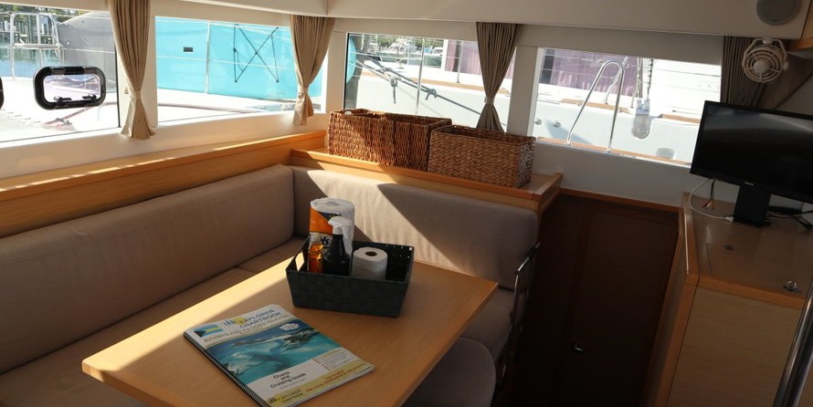 Lagoon Power 40