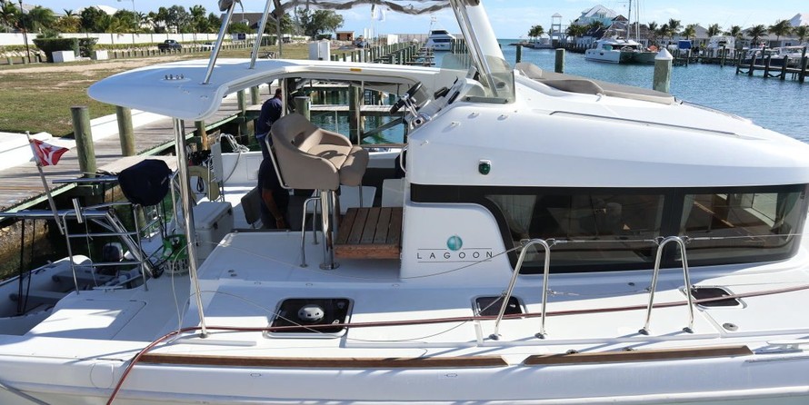 Lagoon Power 40