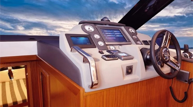 Bavaria Virtess 420 Fly