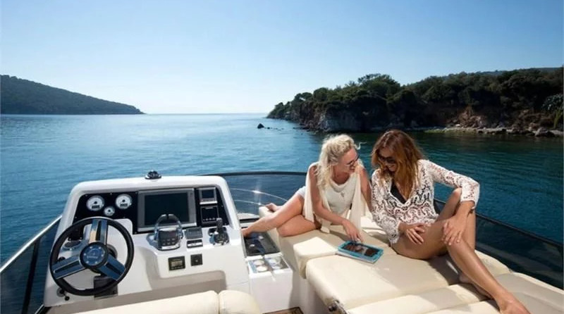 Bavaria Virtess 420 Fly