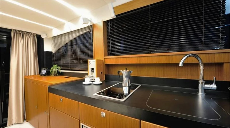 Bavaria Virtess 420 Fly