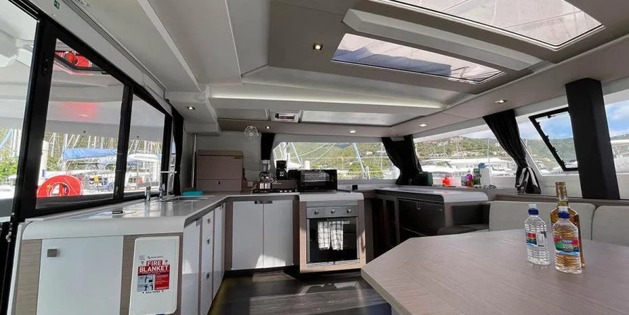 Fountaine Pajot - Tanna 47 - 5 + 1 cab.