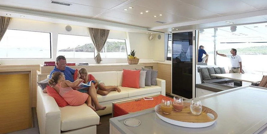 Lagoon 620 - 6 + 2 cab.