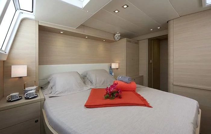 Lagoon 620 - 6 + 2 cab.