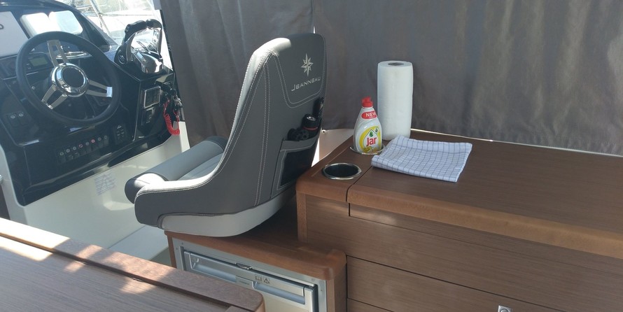 Jeanneau Merry Fisher 895