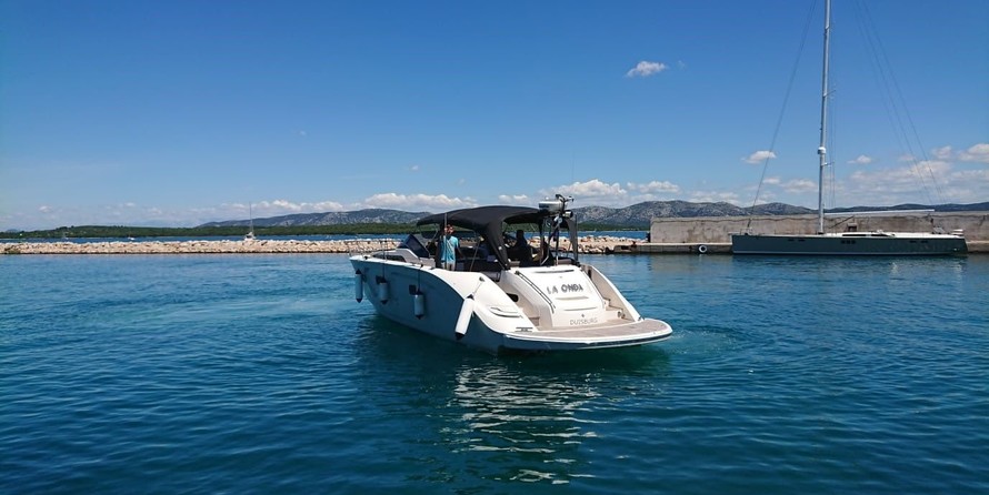 Bavaria Deep Blue 46