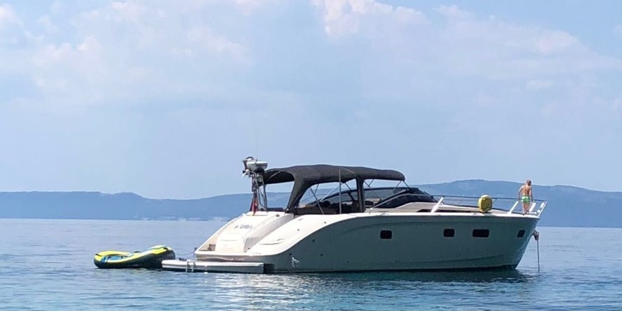 Bavaria Deep Blue 46