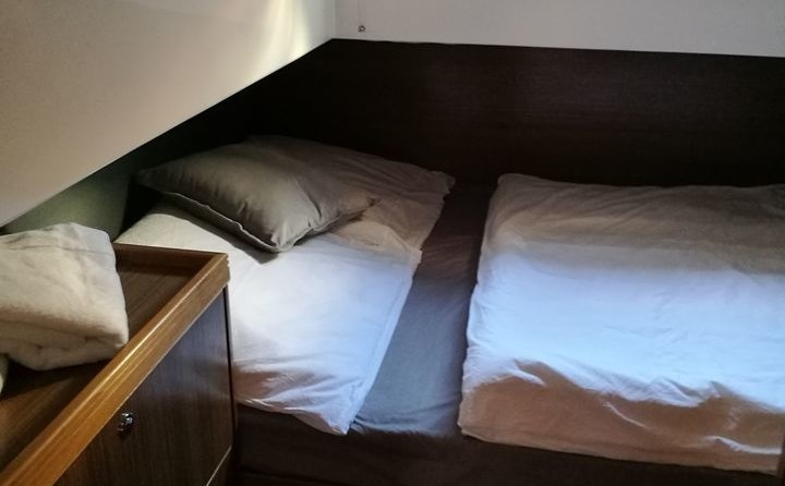 Bavaria Deep Blue 46