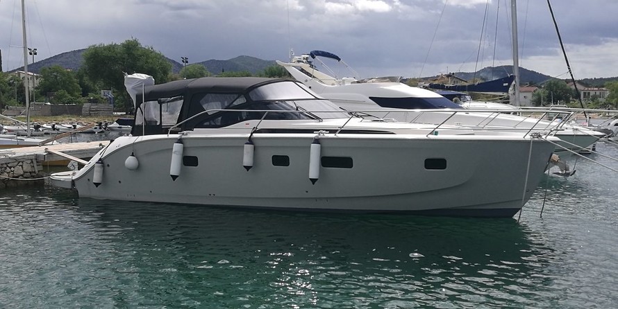 Bavaria Deep Blue 46