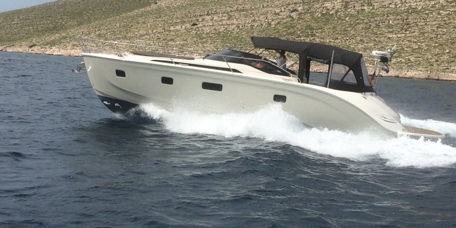 Bavaria Deep Blue 46