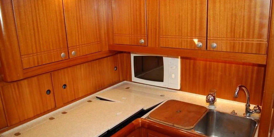 Broward 80 pilot house