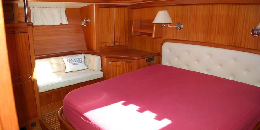 Broward 80 pilot house