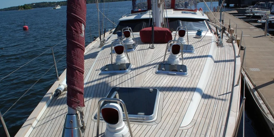 Broward 80 pilot house