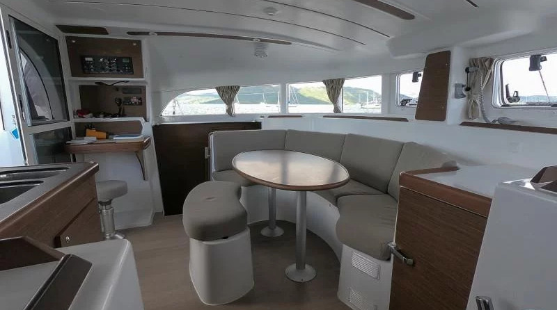 Lagoon 380 S2