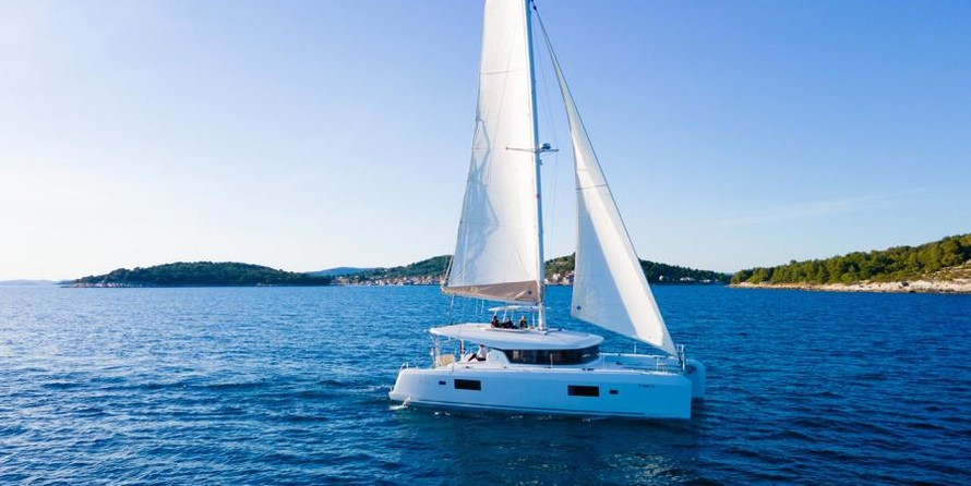Lagoon 42 - 3 + 2 cab.