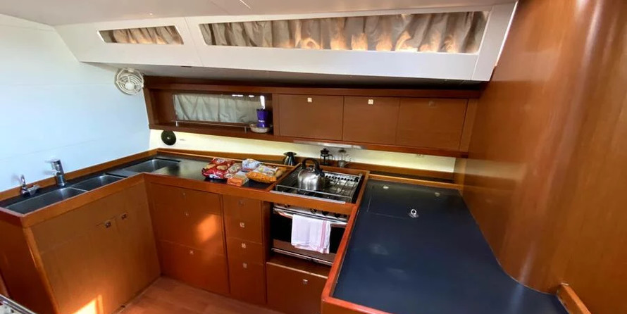 Oceanis 48
