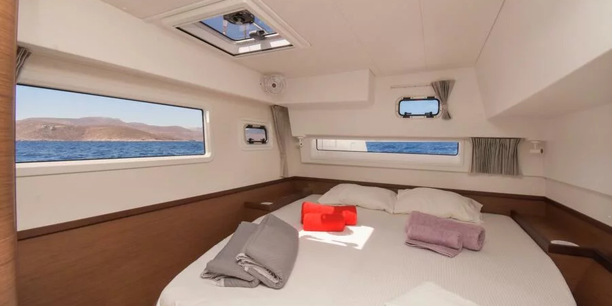 Lagoon 42