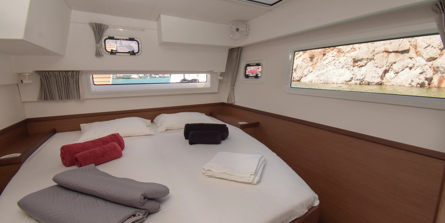 Lagoon 42