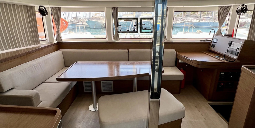 Lagoon 42