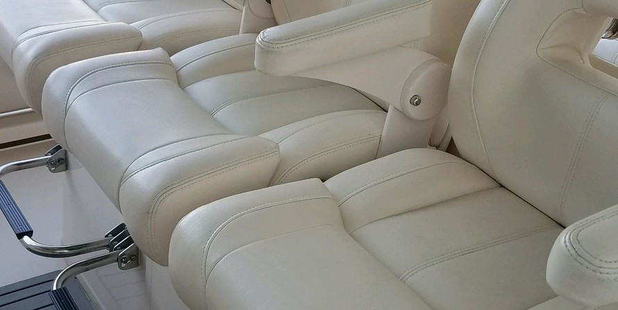 Grady-White Canyon 336