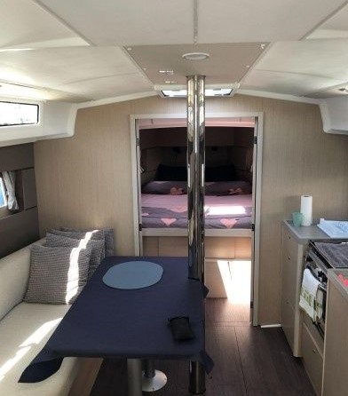 Beneteau Oceanis 38.1