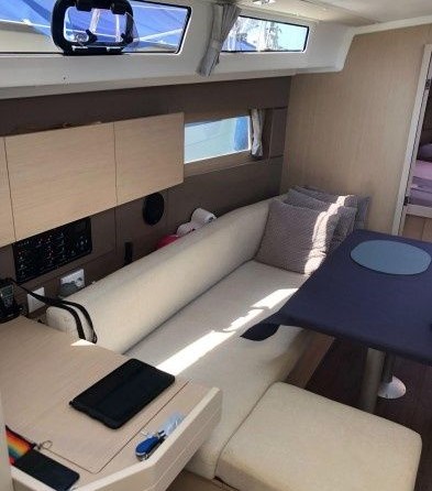 Beneteau Oceanis 38.1