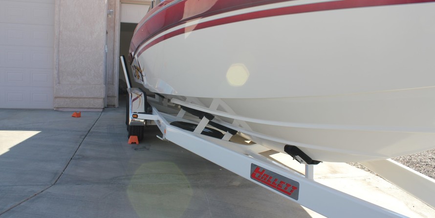 Pro-line 2950 mid cabin