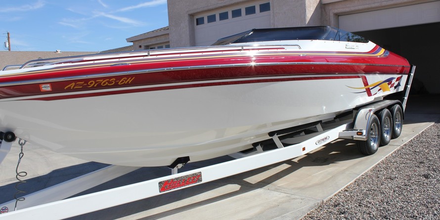 Pro-line 2950 mid cabin