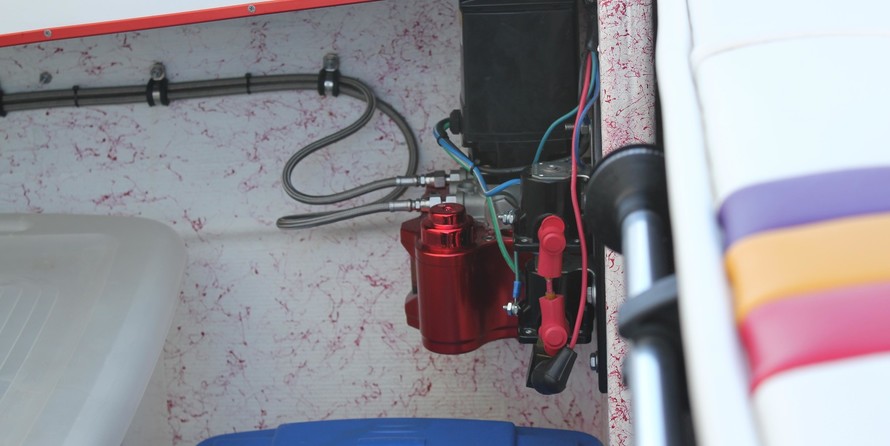 Pro-line 2950 mid cabin