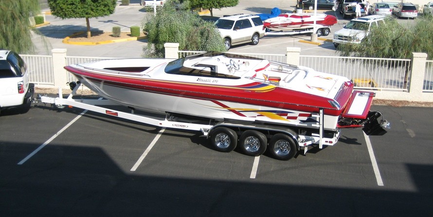 Pro-line 2950 mid cabin