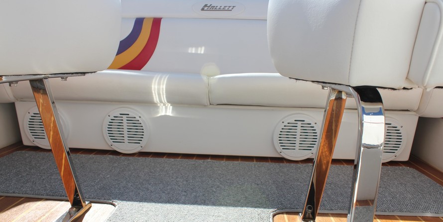 Pro-line 2950 mid cabin