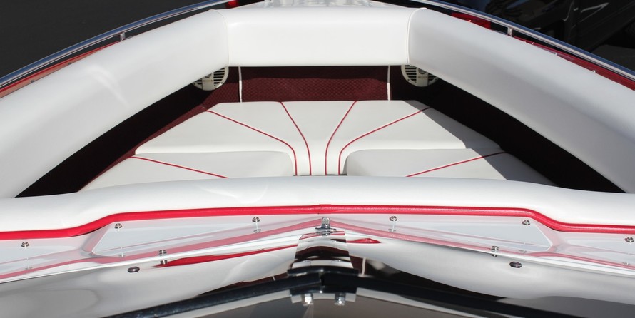 Pro-line 2950 mid cabin