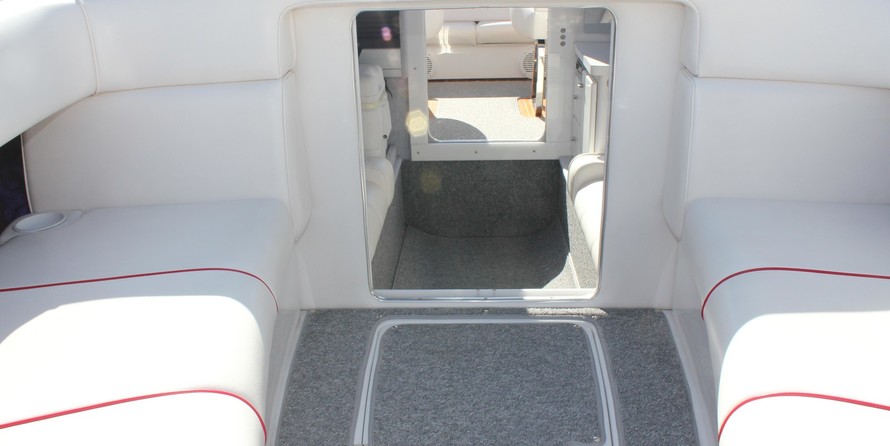 Pro-line 2950 mid cabin