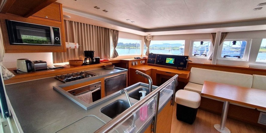 Lagoon 450 F