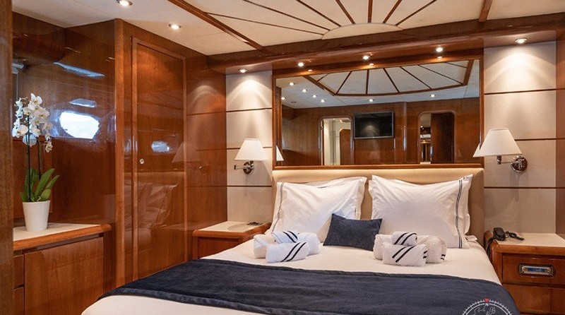 Falcon Yachts 86